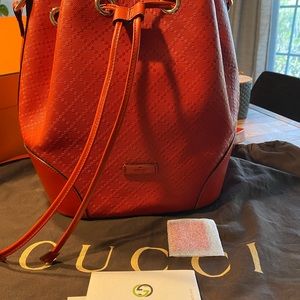 Gucci bucket bag